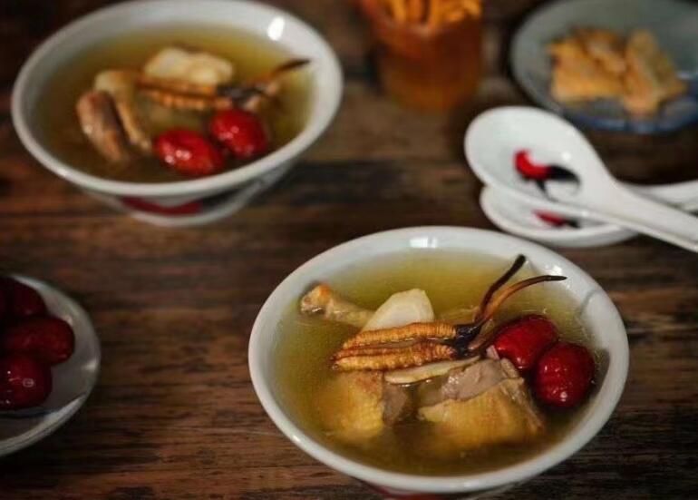 <a href=http://m.ioytjgh.cn/chifa/ target=_blank class=infotextkey>冬蟲夏草的吃法</a>