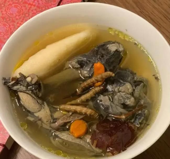 冬蟲夏草和哪些食材可以一起煲湯？