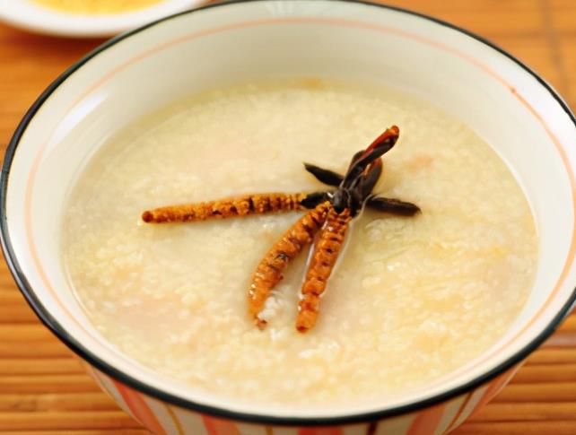 3歲以?xún)?nèi)小孩一次吃多少冬蟲(chóng)夏草合適