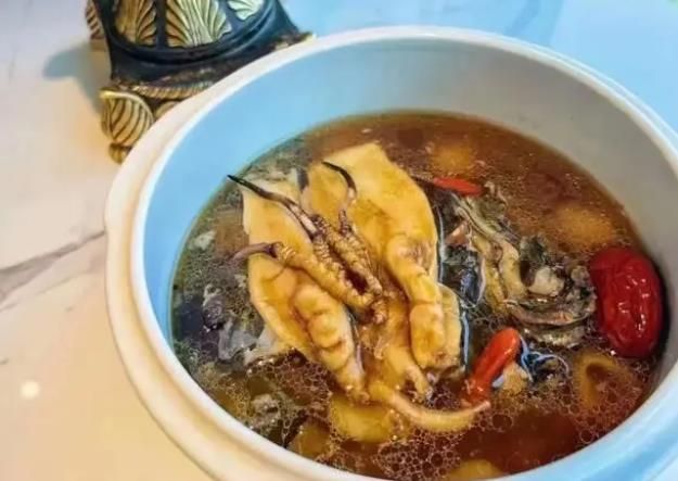 冬蟲夏草和哪些食材可以一起煲湯？