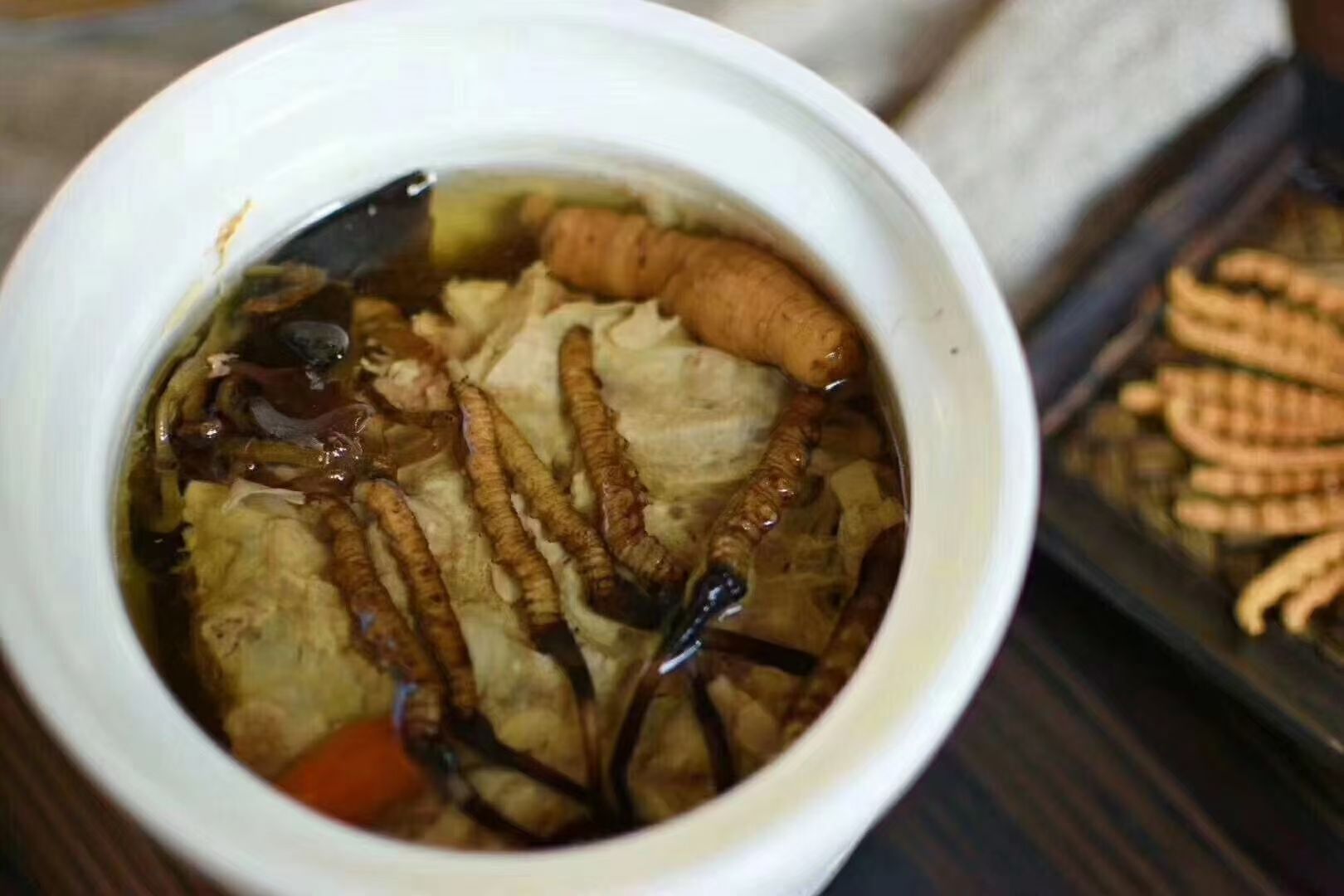 冬蟲夏草怎么食用？