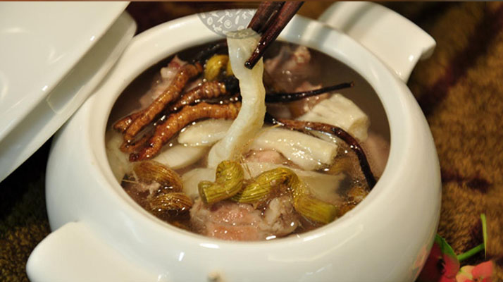 冬蟲(chóng)夏草鮮草煲湯秘籍:鮮香與滋補(bǔ)的完美融合