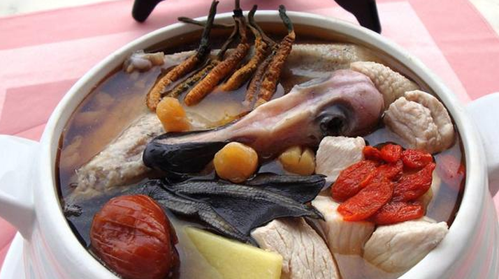冬蟲夏草配什么煲湯好？營養(yǎng)美味的搭配指南